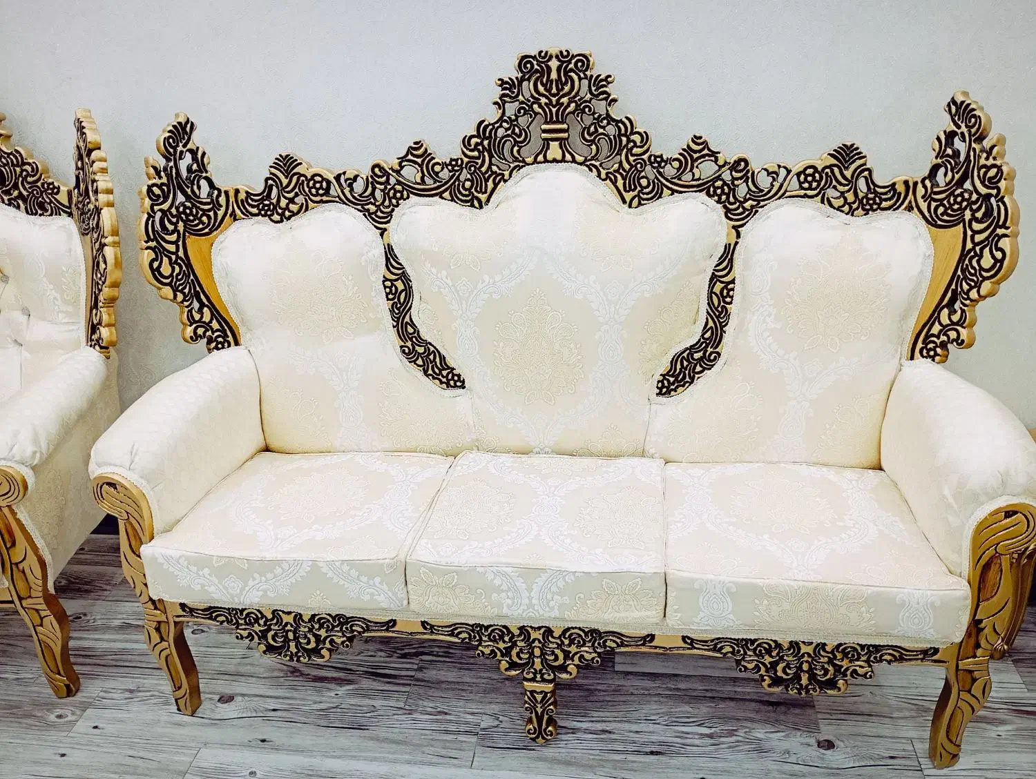 مبل سلطنتی|مبلمان خانگی و میز عسلی|پرند, فاز ۶|دیوار