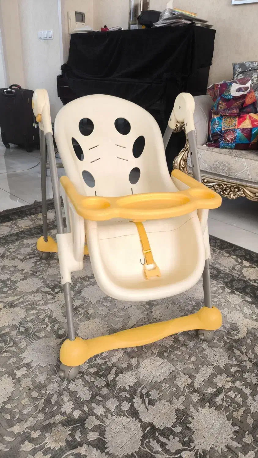 تخت نوزاد صندلی کودک و روروک|تخت و صندلی بچه|شیراز, معالی‌آباد|دیوار