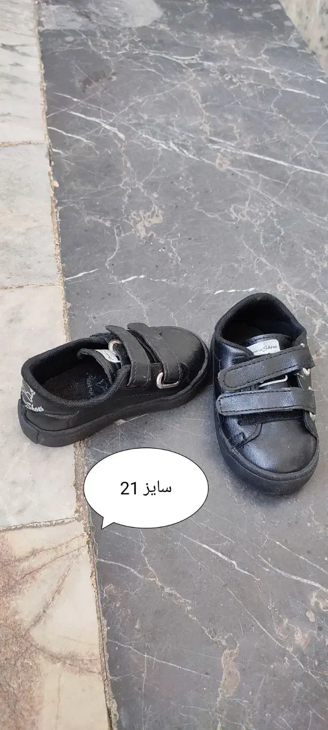 تعدادی کفش و بوت بچگانه|کفش و لباس بچه|کرج, شهرک فهمیده|دیوار