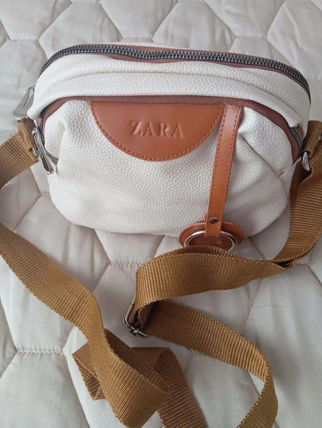 کیف نوع جنس عالی استفاده نشده|کیف، کفش، کمربند|میاندوآب, |دیوار