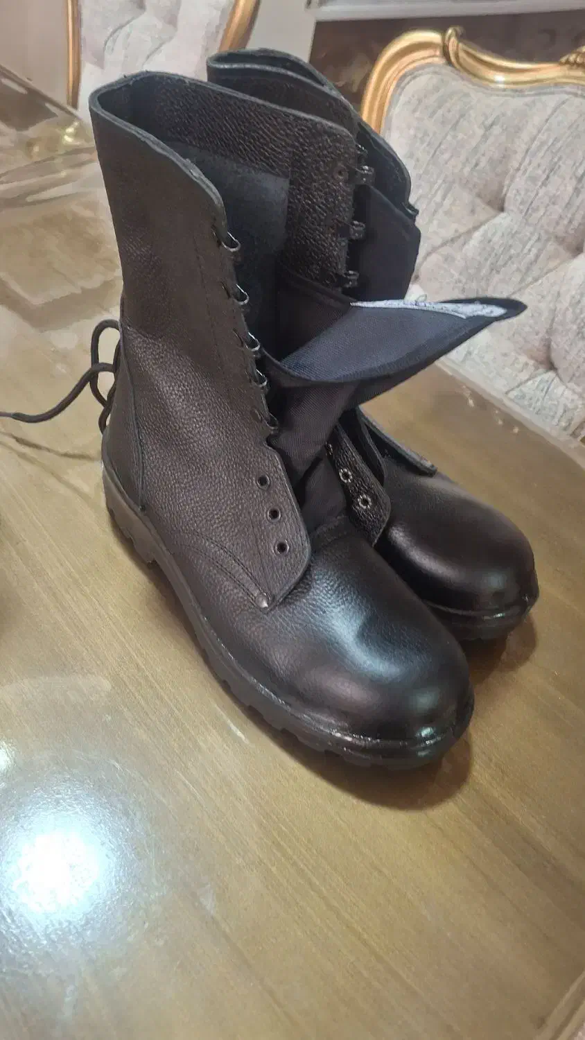 پوتین نظامی افسری|کیف، کفش، کمربند|تبریز, |دیوار