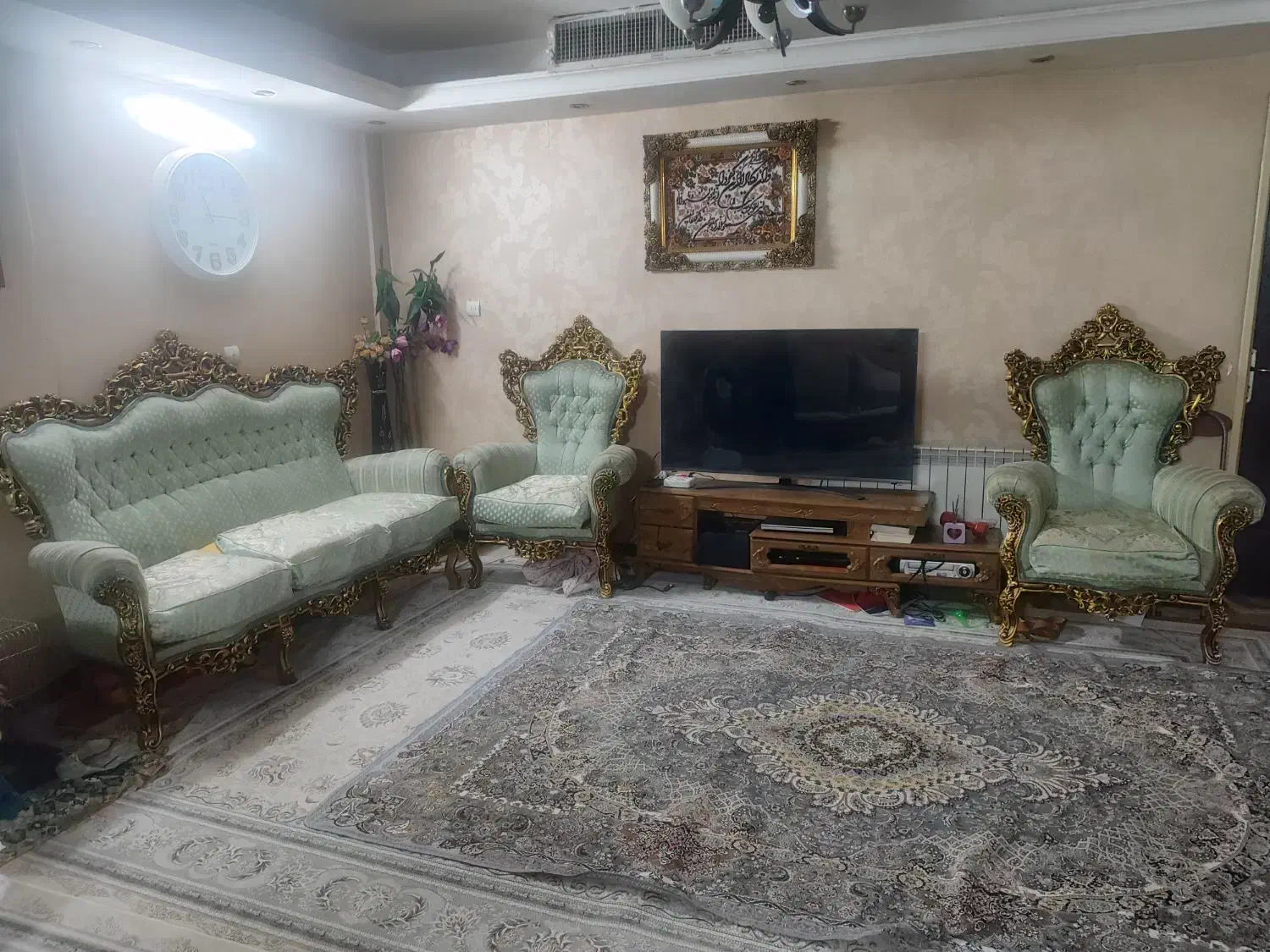 مبل سلطنتی ۹ نفره|مبلمان خانگی و میز عسلی|شیراز, باغ تخت|دیوار