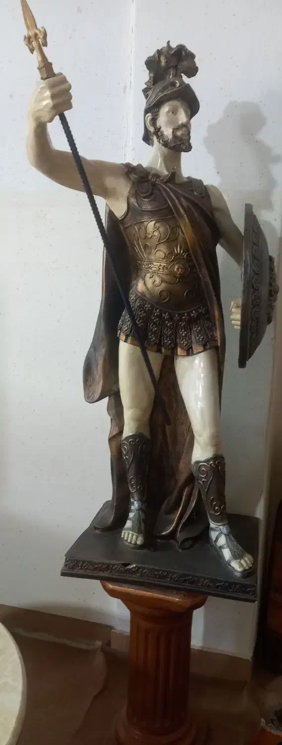 مجسمه سرباز رومی|مجسمه، تندیس، ماکت|شاهین‌شهر, کوی مهدیه|دیوار