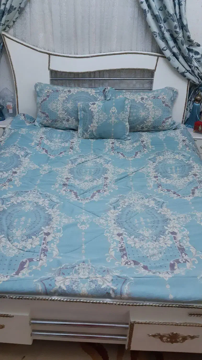 تخت دو نفره سفید|تخت و سرویس خواب|بروجرد, |دیوار