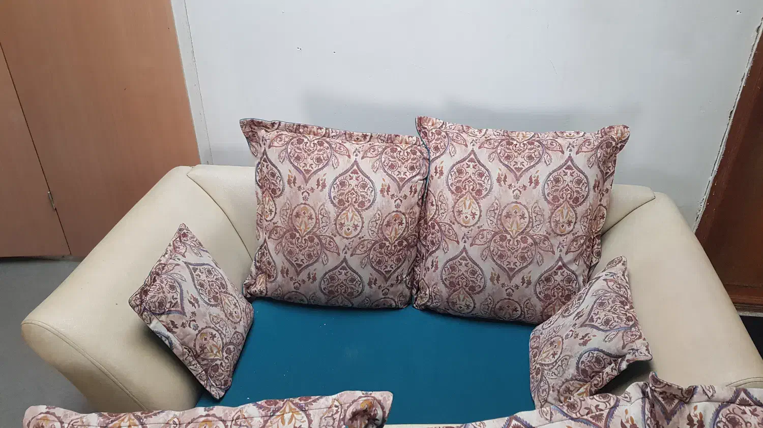 مبلمان راحتی ۷ نفره|مبلمان خانگی و میز عسلی|شیروان (خراسان), |دیوار