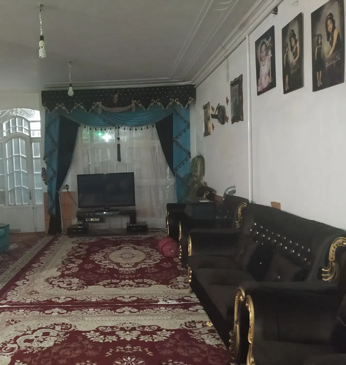 مبل هشت نفره سلطنتی، و پرده سلطنتی و گل میز ست،نو|مبلمان خانگی و میز عسلی|شیراز, شهرک مهدیه|دیوار