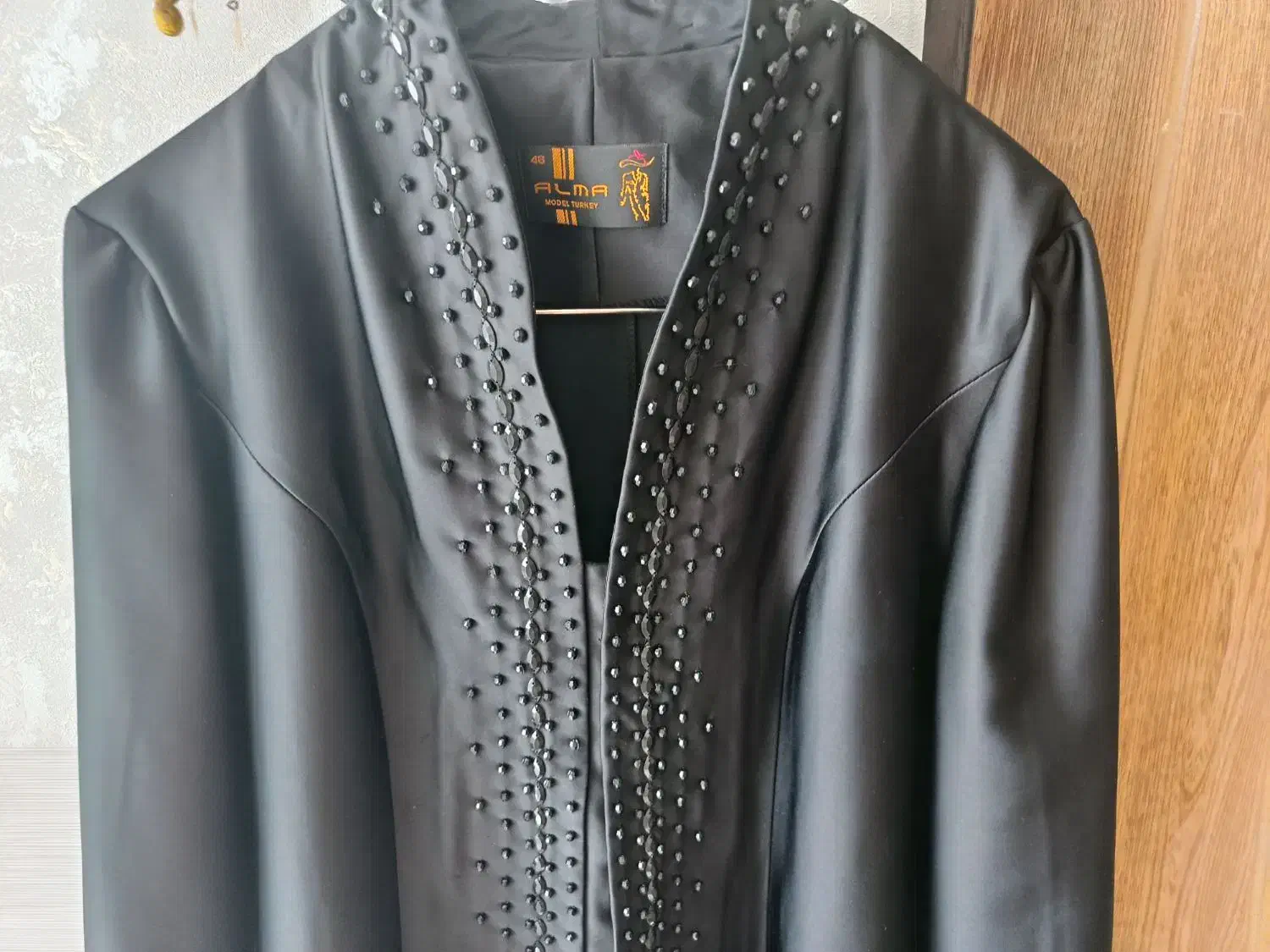 سه تا مانتو پابه نو خیلی کم پوشیده شده|لباس|نجف‌آباد, رجایی شمالی|دیوار