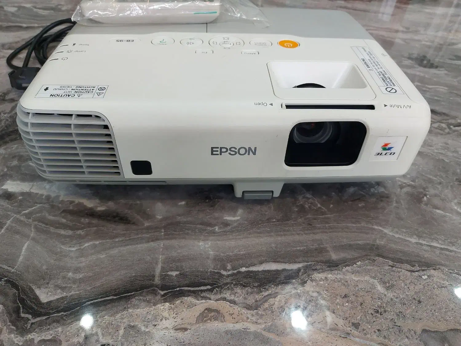 ویدئو پروژکتور EPSON|تلویزیون و پروژکتور|نوشهر, |دیوار