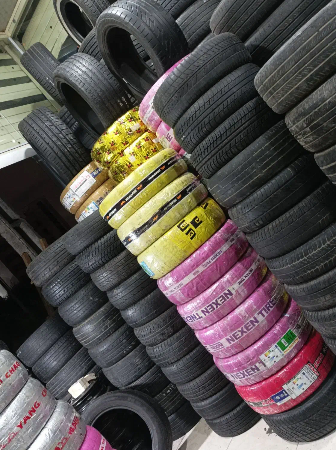 فروش انواع لاستیک دسته دوم و استوک زیر صفری|قطعات یدکی و لوازم جانبی|رشت, نیروی دریایی|دیوار