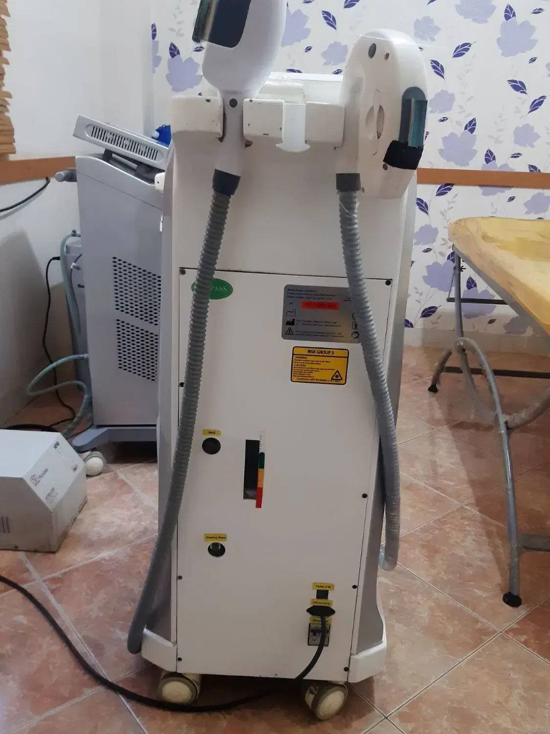 فروش دو دستگاه لیزر آلما|پزشکی|گرگان, |دیوار