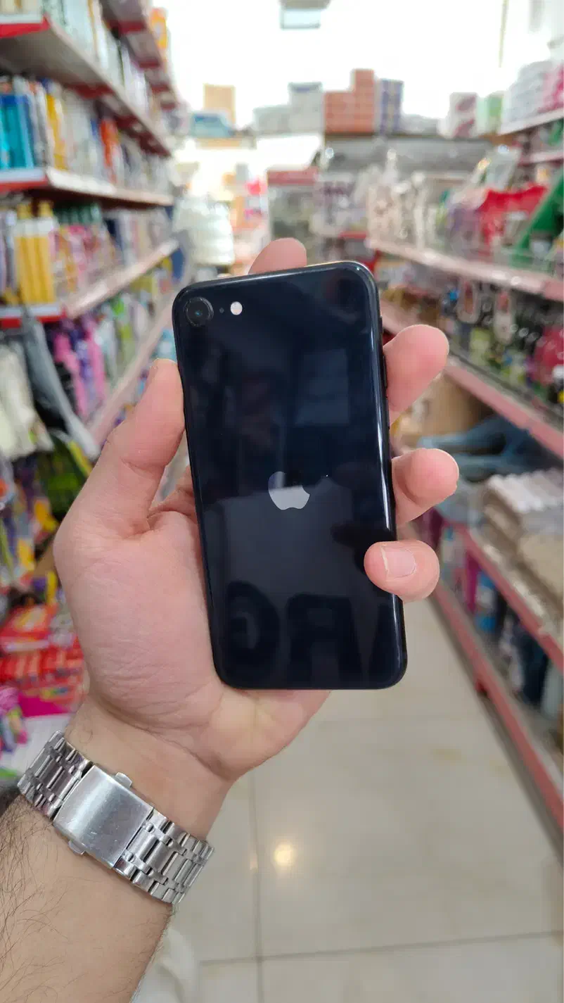 iPhone se 2022|موبایل|اصفهان, هفتون|دیوار