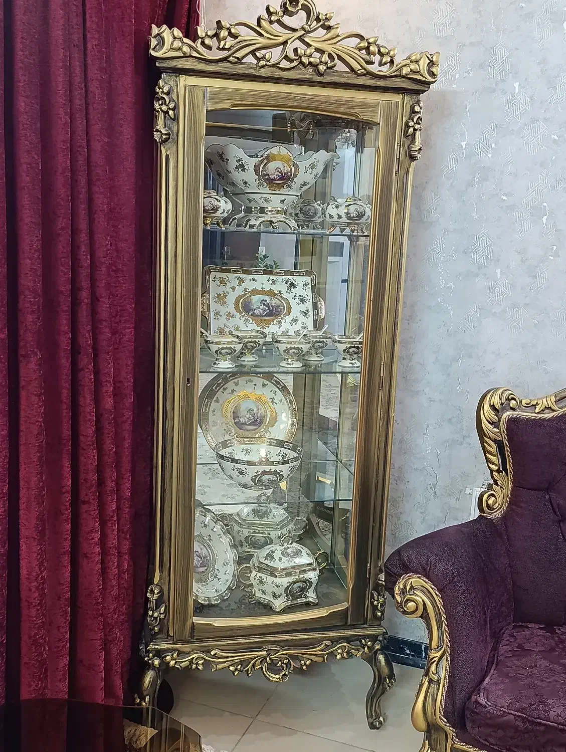 ویترین فوق العاده زیبا و سالم|بوفه، ویترین، کنسول|اصفهان, شفق|دیوار