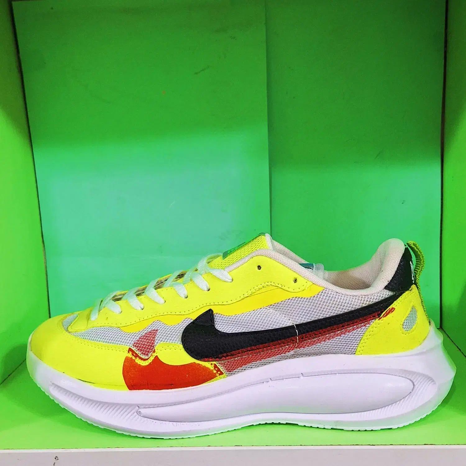 کفش دو نایک|کیف، کفش، کمربند|اردبیل, |دیوار