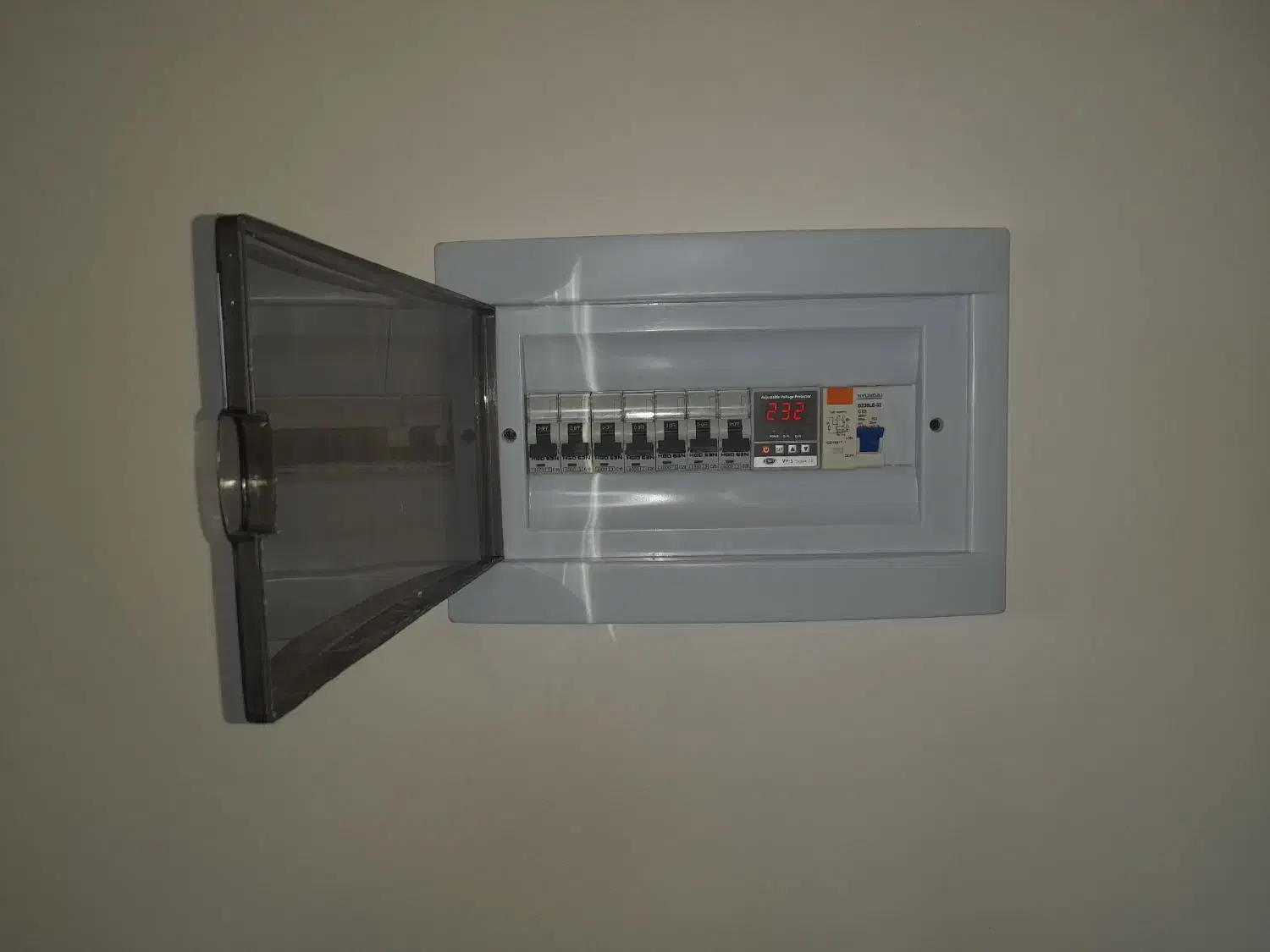 برق کاری ساختمان با تجربه|خدمات پیشه و مهارت|دابودشت, |دیوار