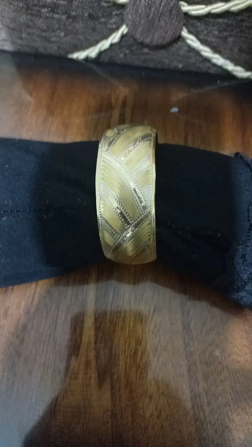 طلا کمکار در حد نو فروشی ۲ درصد روی تابلو|جواهرات|تربت جام, فاز ۲ فرهنگیان|دیوار