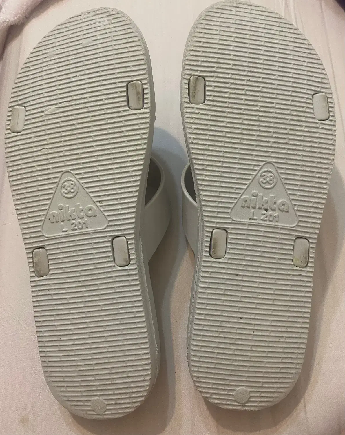 دمپایی نیکتا|کیف، کفش، کمربند|رشت, پیرسرا|دیوار