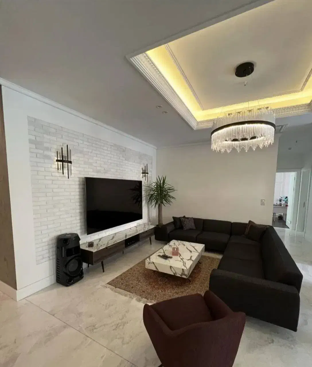 ۱۸۱ متر * رو به نما * اول غربی * مشاعات فول *|اجارهٔ آپارتمان|کرج, شهرک بنفشه|دیوار