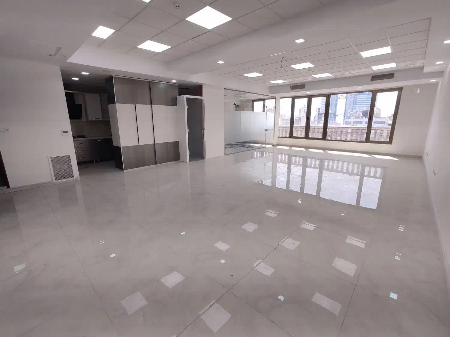 فروش ۲۵۰m اداری ۴ پارکینگ*قلب میرداماد*لابی لابیمن|فروش دفتر کار، اتاق اداری، مطب|تهران, میرداماد|دیوار