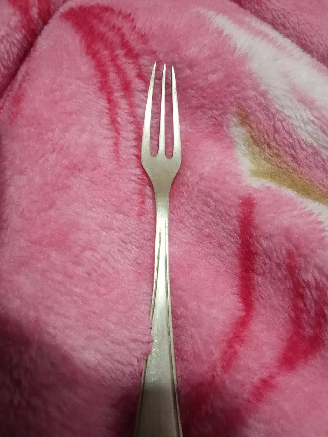 چنگال قدیمی|کلکسیون اشیاء عتیقه|سیرجان, |دیوار