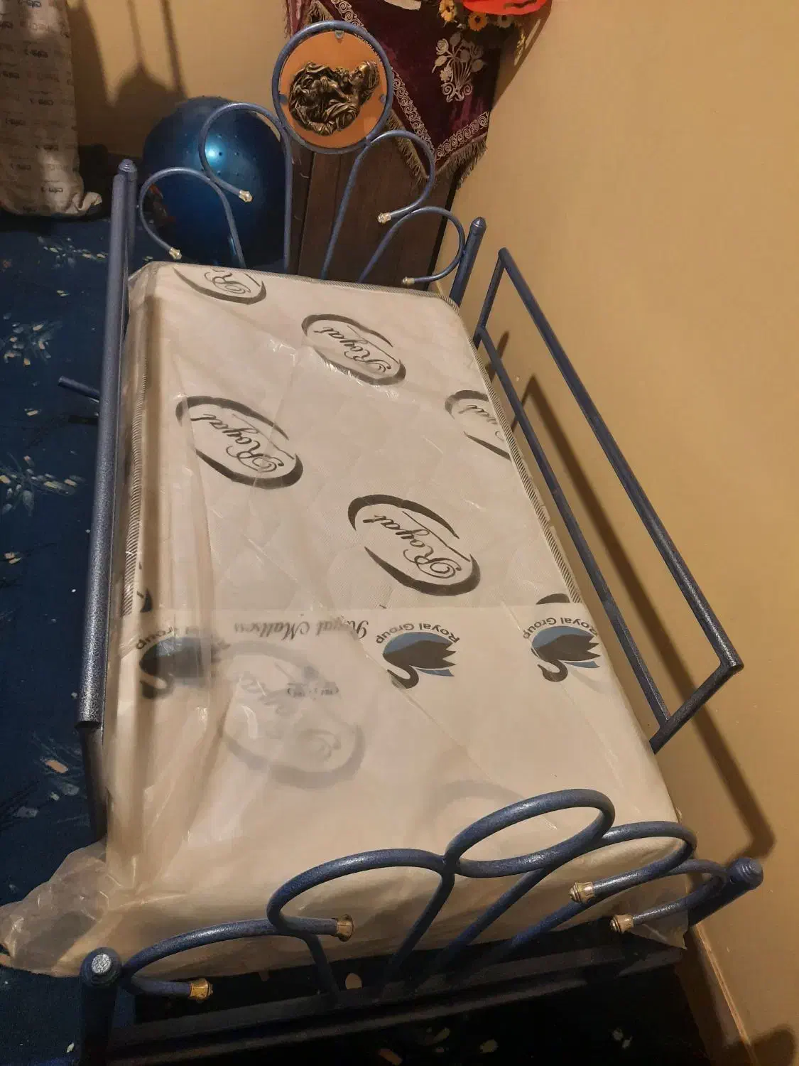 تخت گهواره‌ای فلزی|تخت و صندلی بچه|قم, زنبیل آباد|دیوار