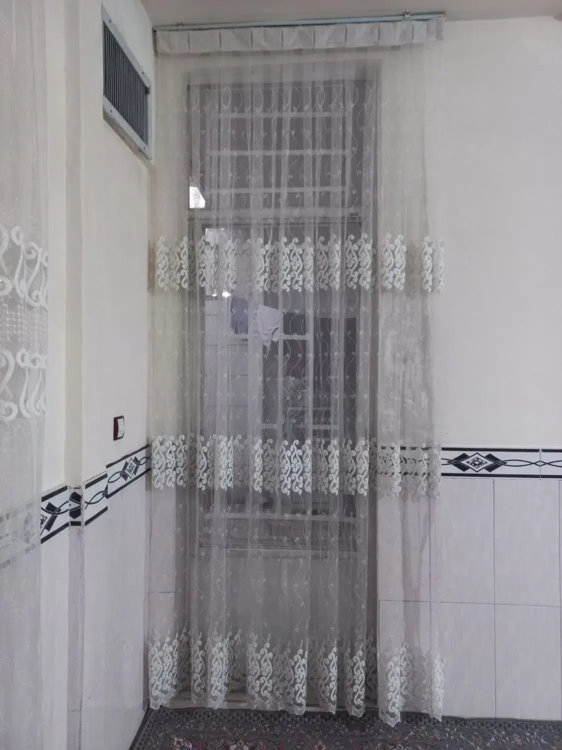 پرده|پرده، رانر، رومیزی|اقبالیه, |دیوار