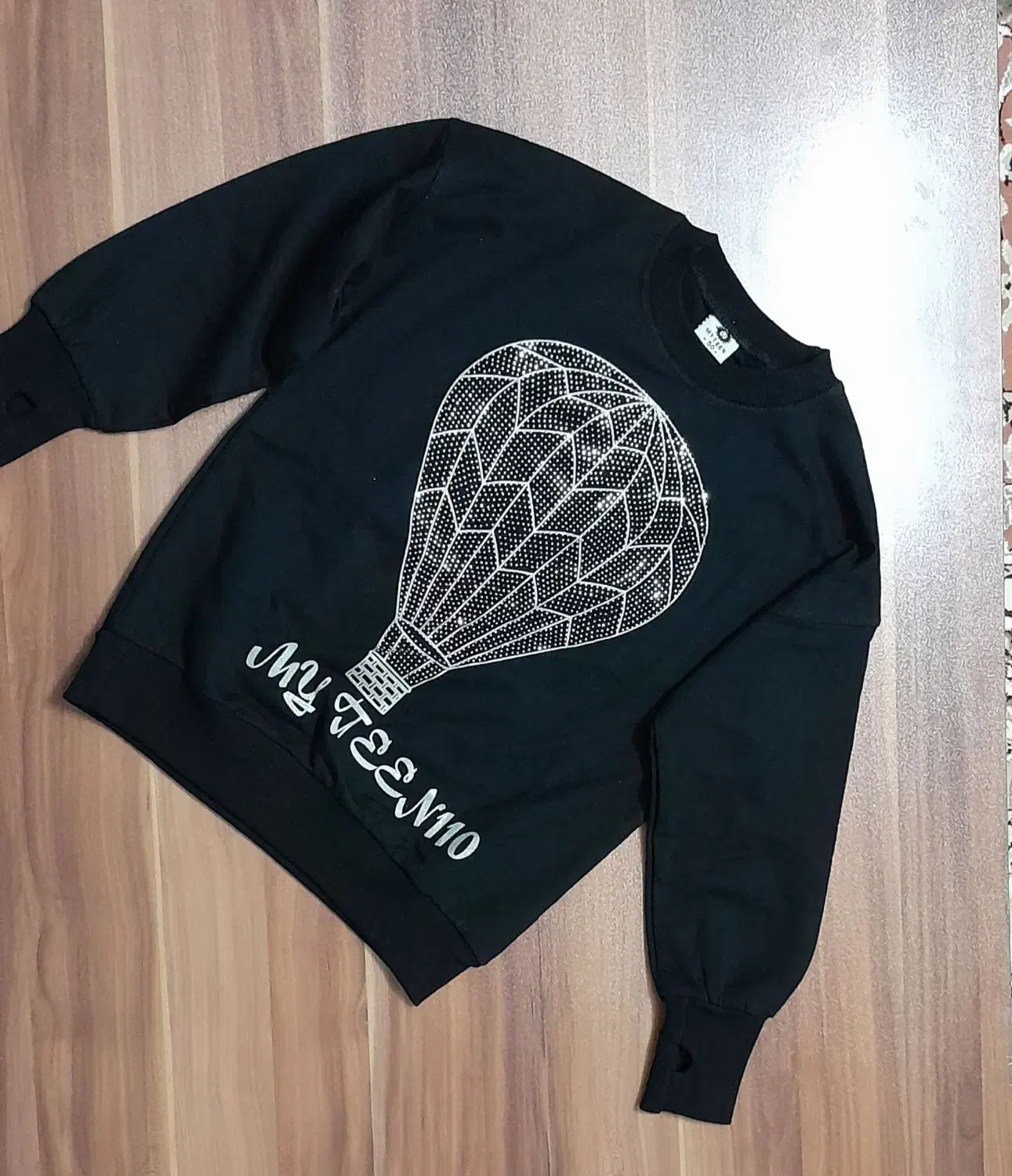 لباس بچگانه|لباس|آبکوه, |دیوار