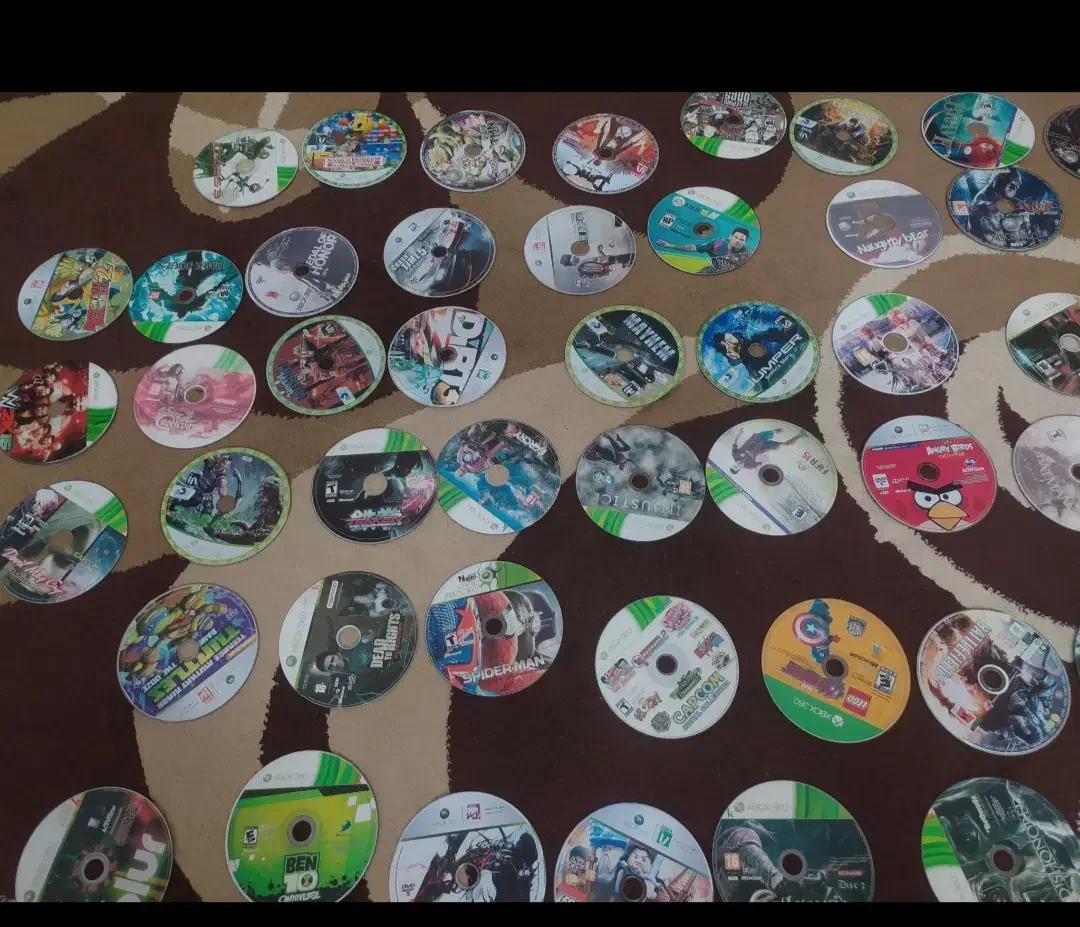 ۵۱ عدد سی دی ایکس باکس ۳۶۰|قطعات و لوازم جانبی رایانه|قم, شهرک قدس|دیوار