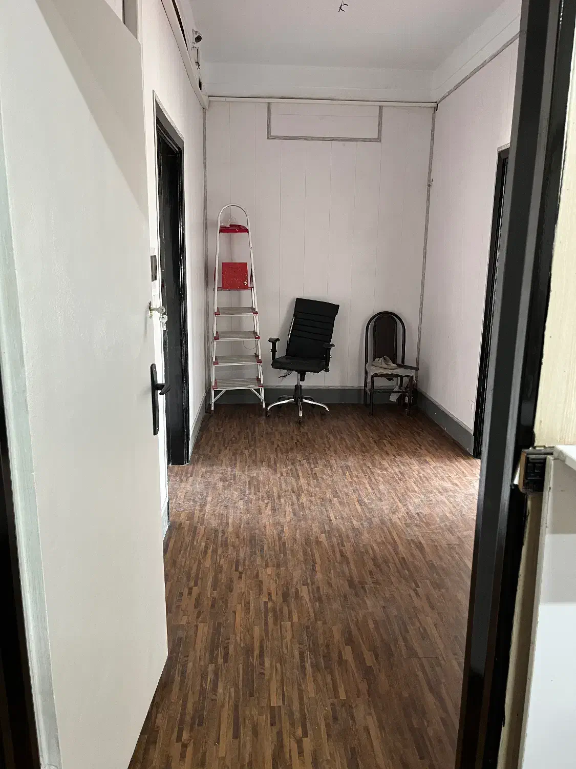 اجاره دفتر بازار|اجارهٔ دفتر کار، اتاق اداری، مطب|تهران, لاله زار|دیوار