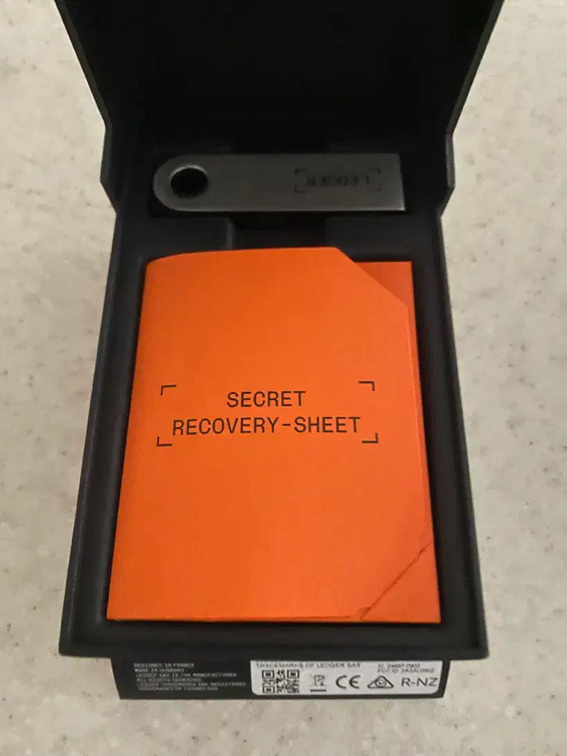 کیف پول سخت افزاری لجر مدل نانو اس پلاس|قطعات و لوازم جانبی رایانه|اصفهان, احمدآباد|دیوار