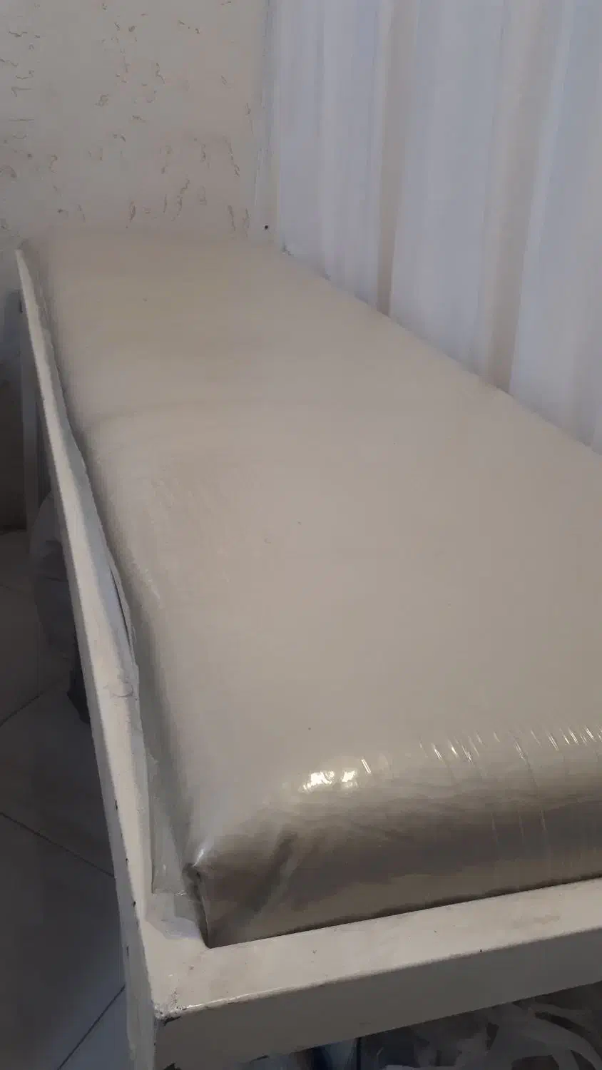 تخت مژه و اپلاسیون ،و صندلی اصلاح|آرایشگاه و سالنهای زیبایی|مشهد, سرافرازان|دیوار