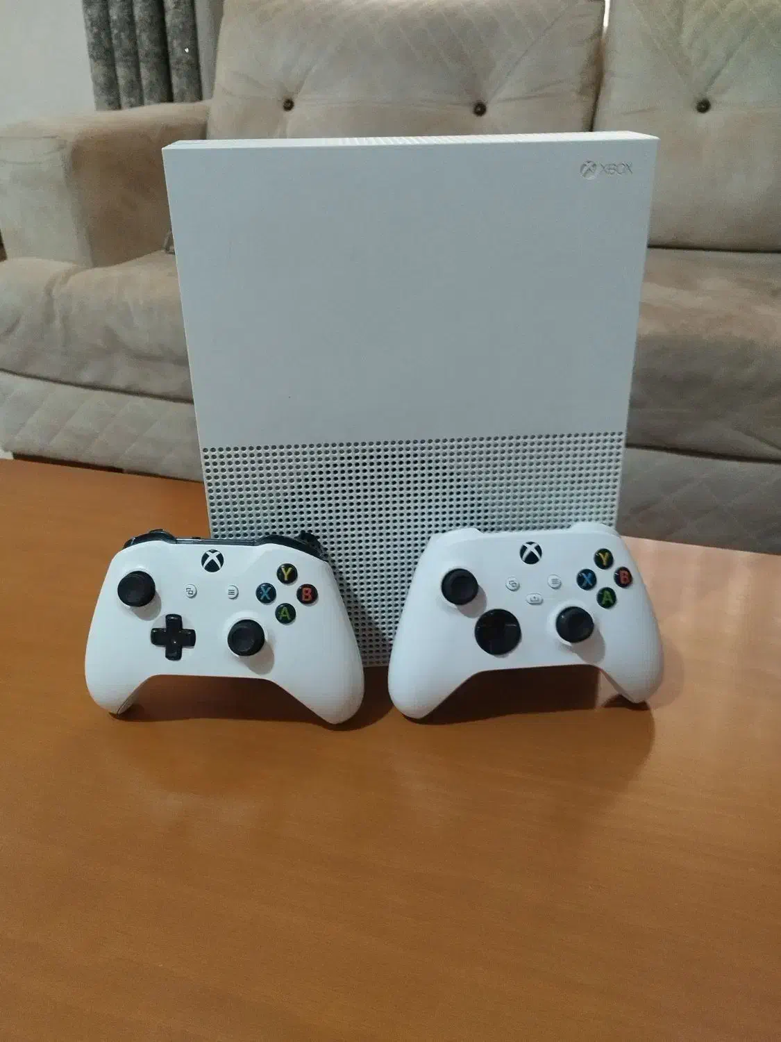 Xbox  one s|کنسول، بازی ویدئویی و آنلاین|هشتگرد, مدرس|دیوار