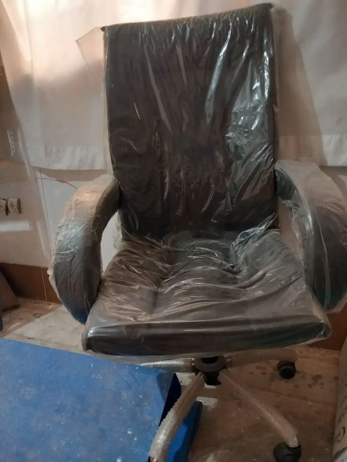 صندلی|صندلی و نیمکت|قم, نیروگاه|دیوار