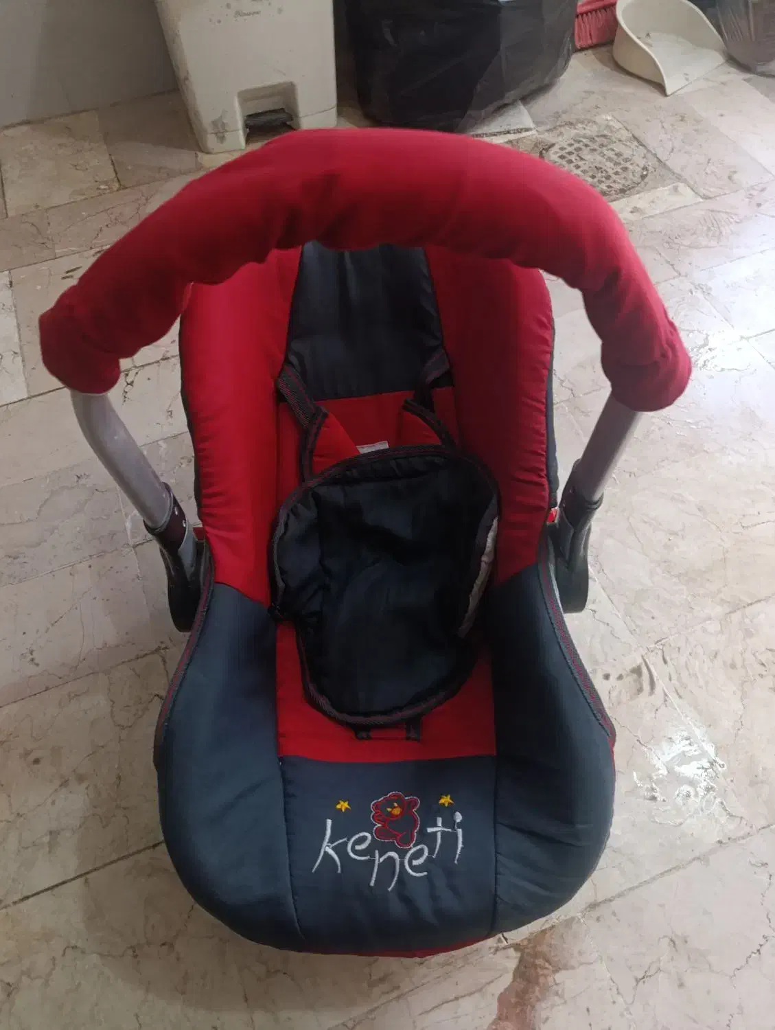 کریر قرمز|کالسکه و لوازم جانبی|قم, نیروگاه|دیوار