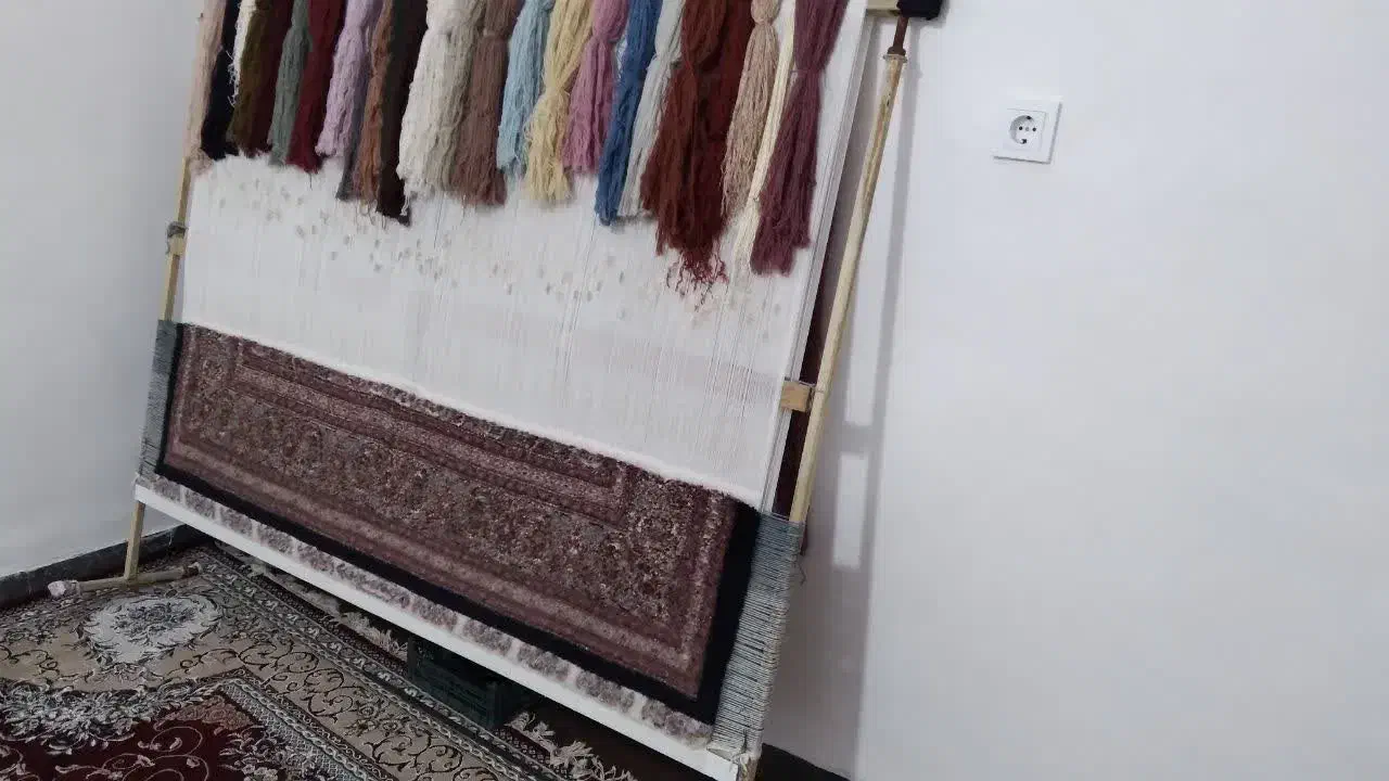 فروش فرش دستباف نیمه کاره طرح ماهی|فرش|خوی, |دیوار