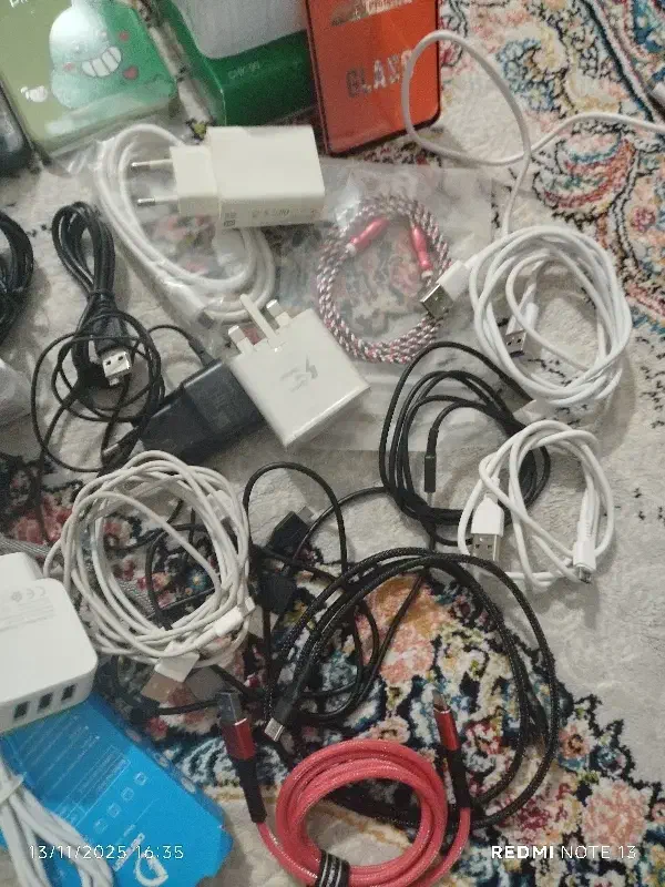 یک سری کابل و قاب|لوازم جانبی موبایل و تبلت|قائم‌شهر, |دیوار