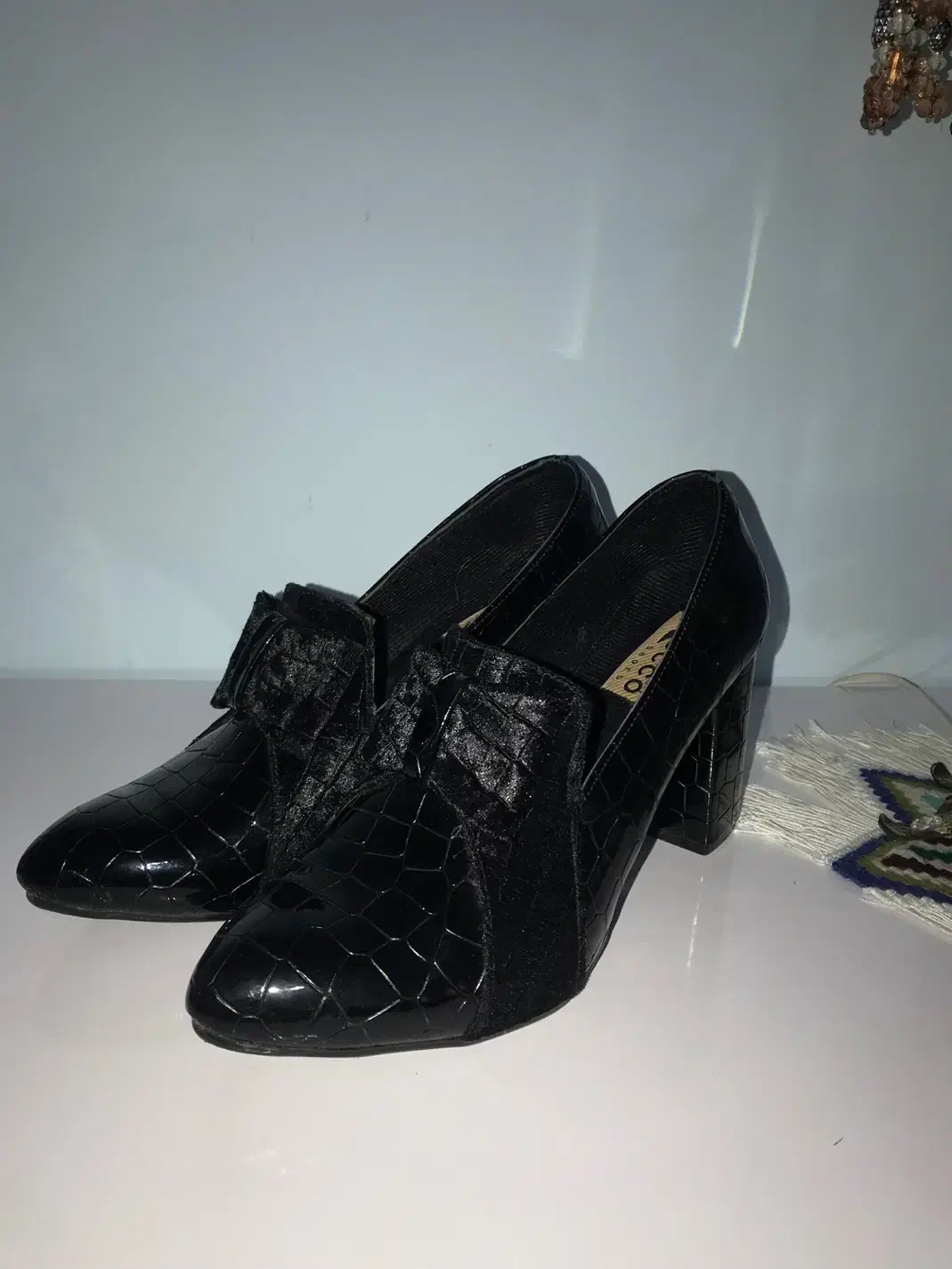 کفش|کیف، کفش، کمربند|زنجان, |دیوار