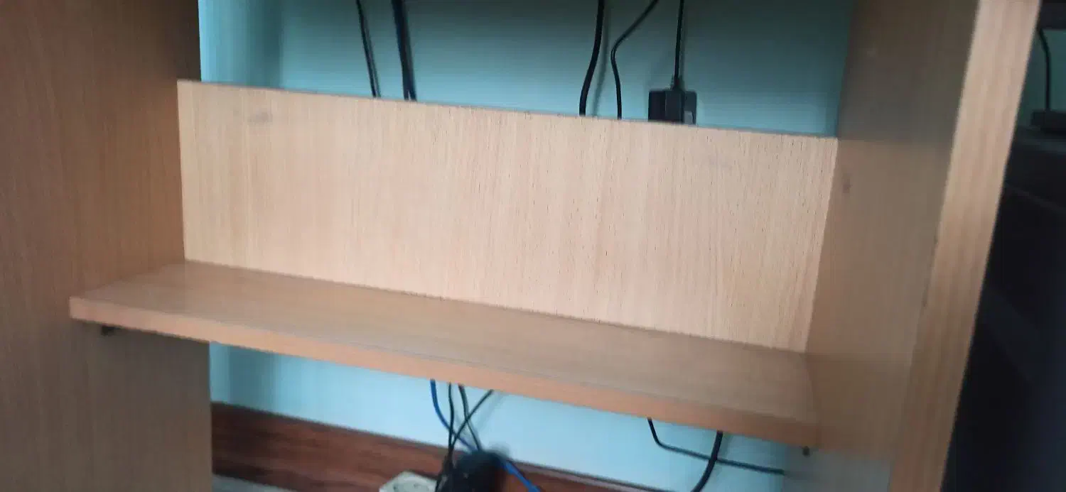 میز کامپیوتر در حد نو|میز تحریر و کامپیوتر|اسلام‌شهر, مسکن مهر اسلاشهر (شهرک امام خمینی)|دیوار