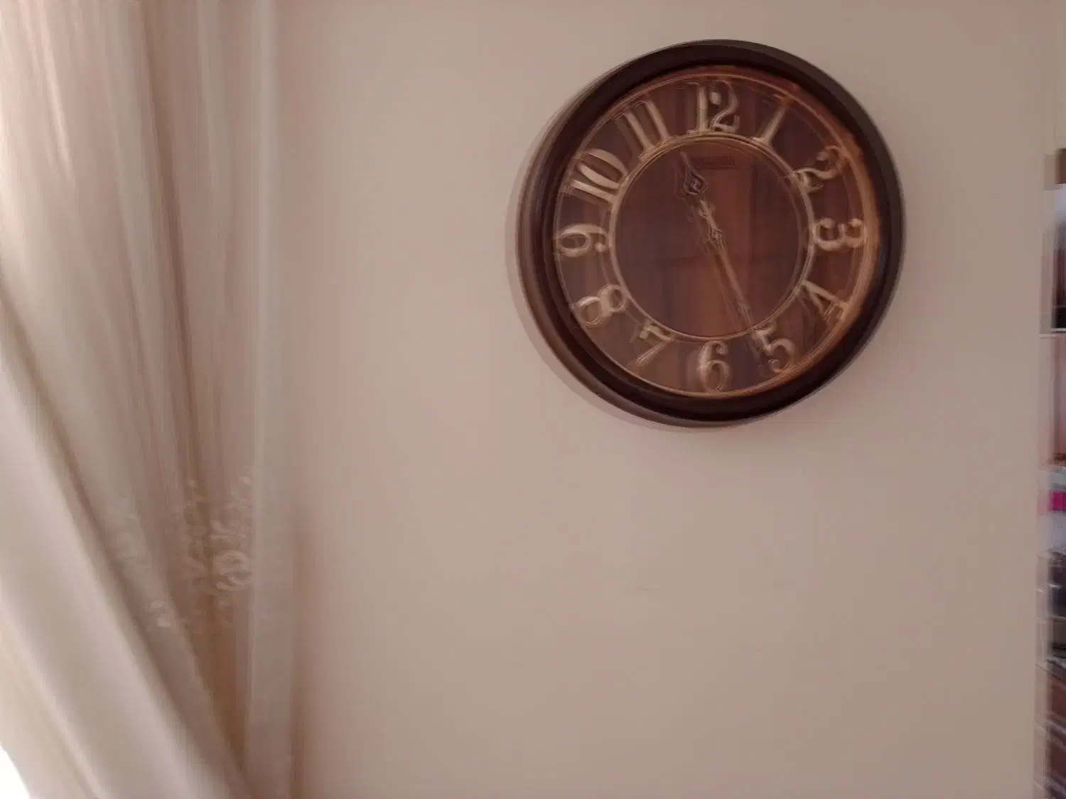 ساعت دیواری خیلی کارنکرده قطرش ۴۰|ساعت دیواری و تزئینی|اصفهان, ارغوانیه|دیوار