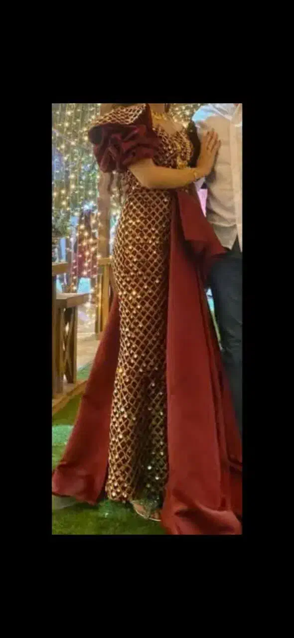 لباس مجلسی|لباس|مبارکه, |دیوار