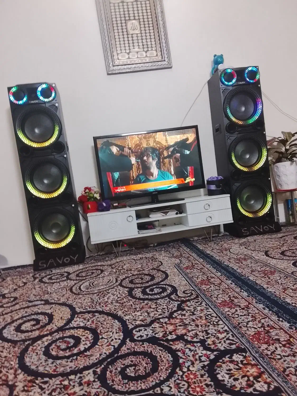 بسیار تمیزو کم کار و وضوح صدا عالی همراه پخش نور|سیستم صوتی خانگی|مشهد, کریم آباد|دیوار