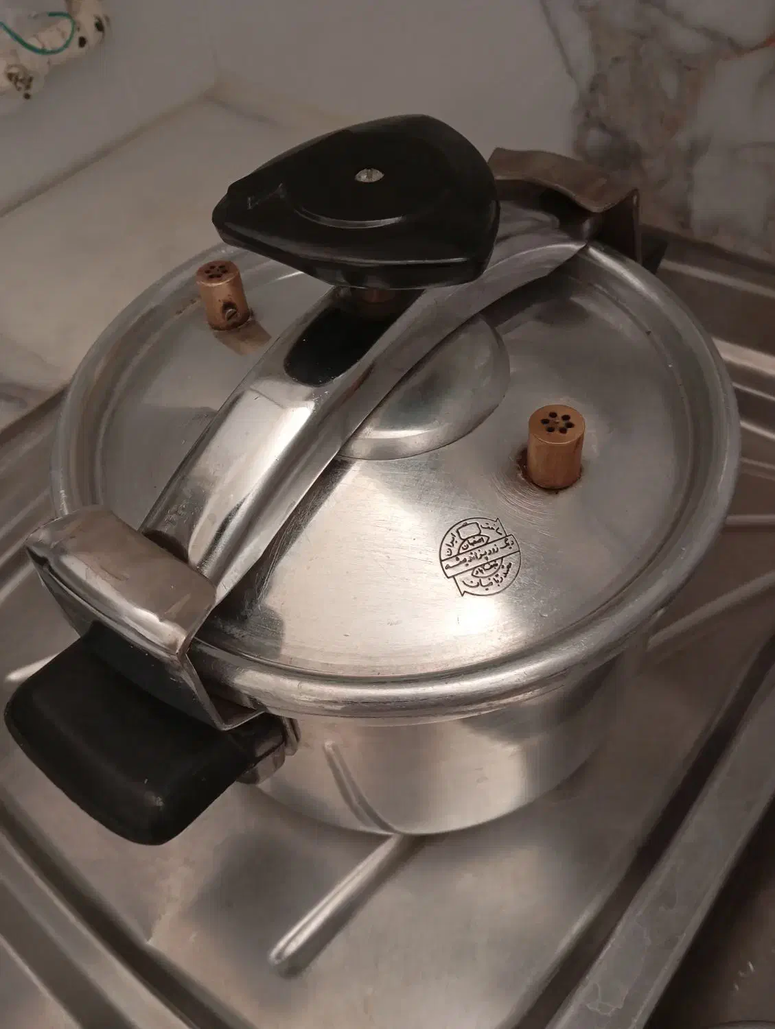 زودپز|ظروف پخت‌وپز|تهران, آهنگران (سراسیاب دولاب)|دیوار