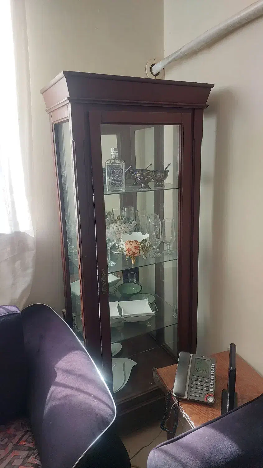 بوفه بسار شیک سایز متوسط و کم جا، فوری|بوفه، ویترین، کنسول|رشت, انصاری|دیوار