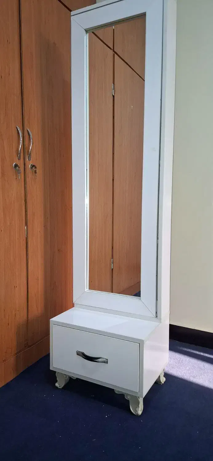 میزآرایش وآینه قدی وزیر تلویزیون|بوفه، ویترین، کنسول|اهواز, کوروش|دیوار