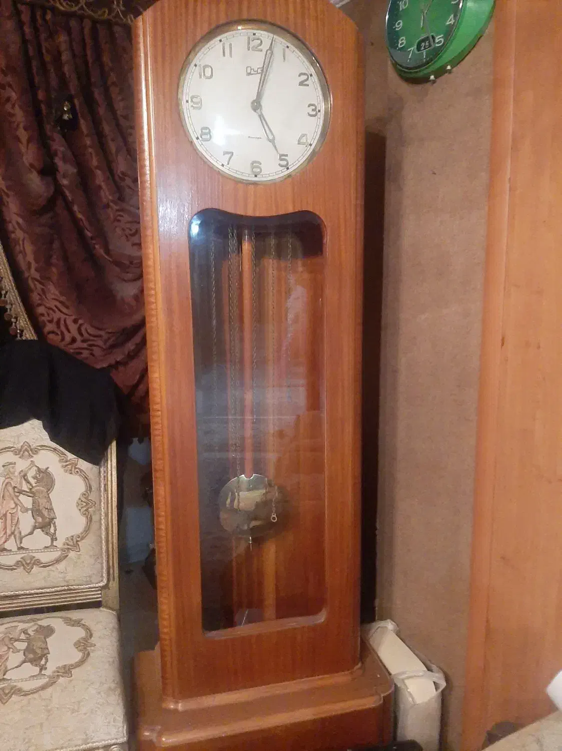 ساعت روسی والمانی|کلکسیون اشیاء عتیقه|اصفهان, نقش جهان|دیوار