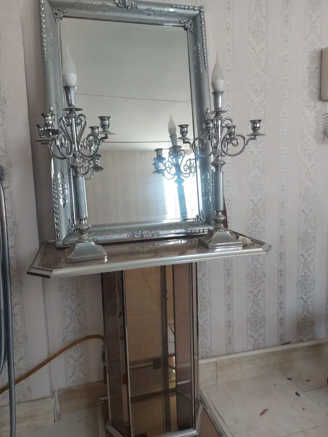 کنسول و آینه شمعدان|بوفه، ویترین، کنسول|فردیس, شهرک شهید حسینی|دیوار