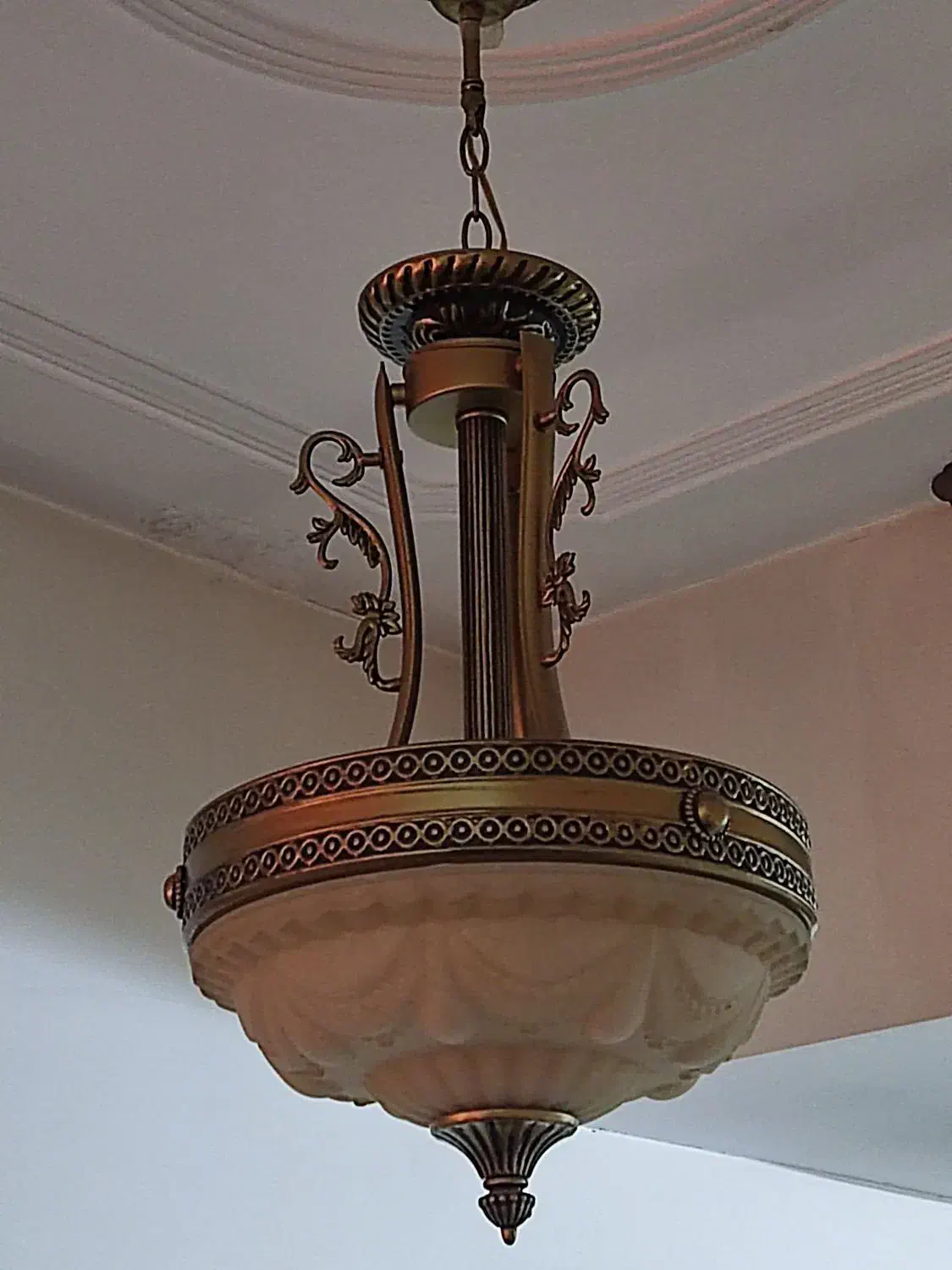 لوستر|لوستر و چراغ آویز|کاشان, کارگر|دیوار