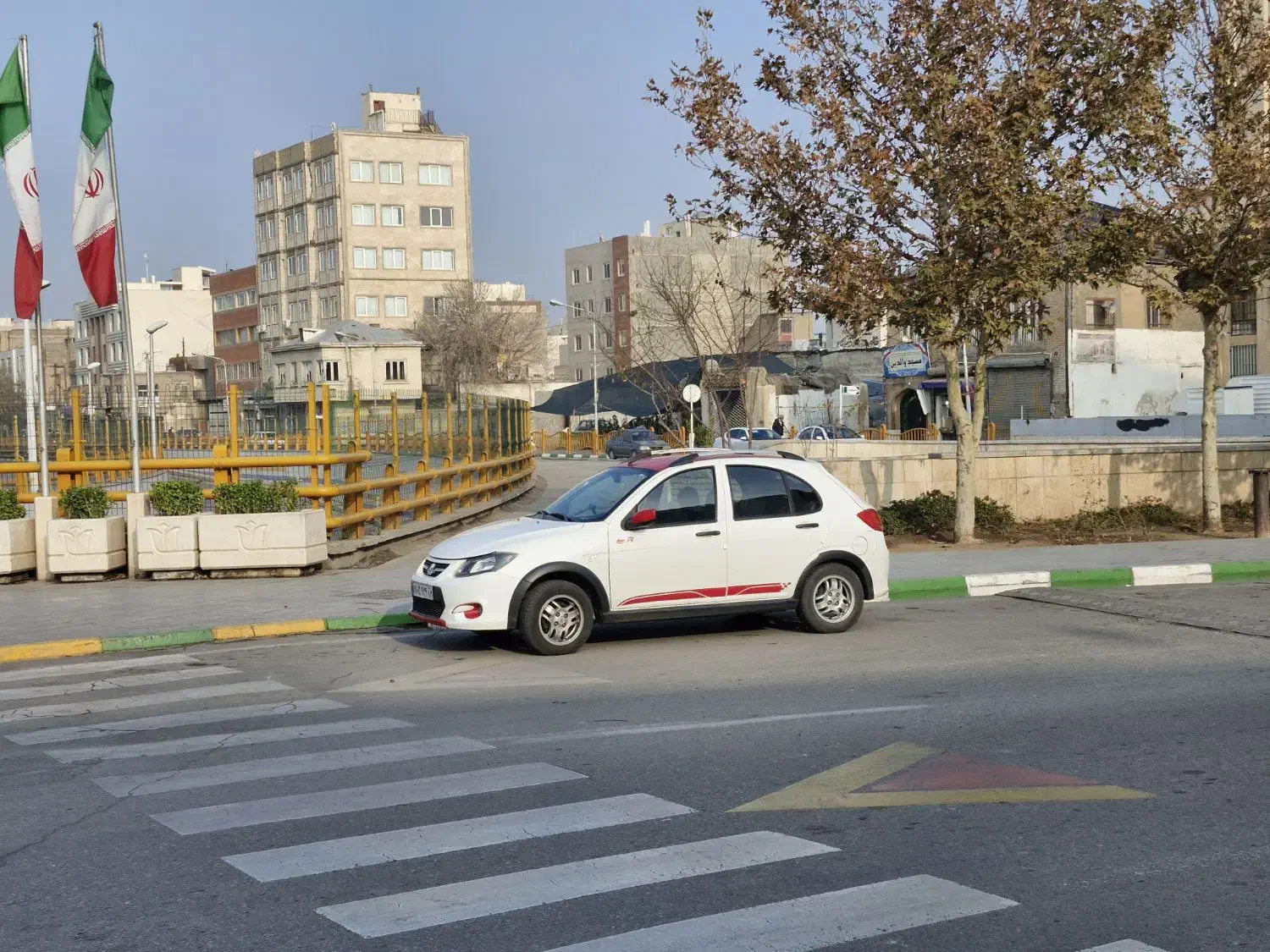 کوئیک ۴۰۱ بدون رنگ ۴۴تا کار در حد|خودرو سواری و وانت|مشهد, هنرور|دیوار