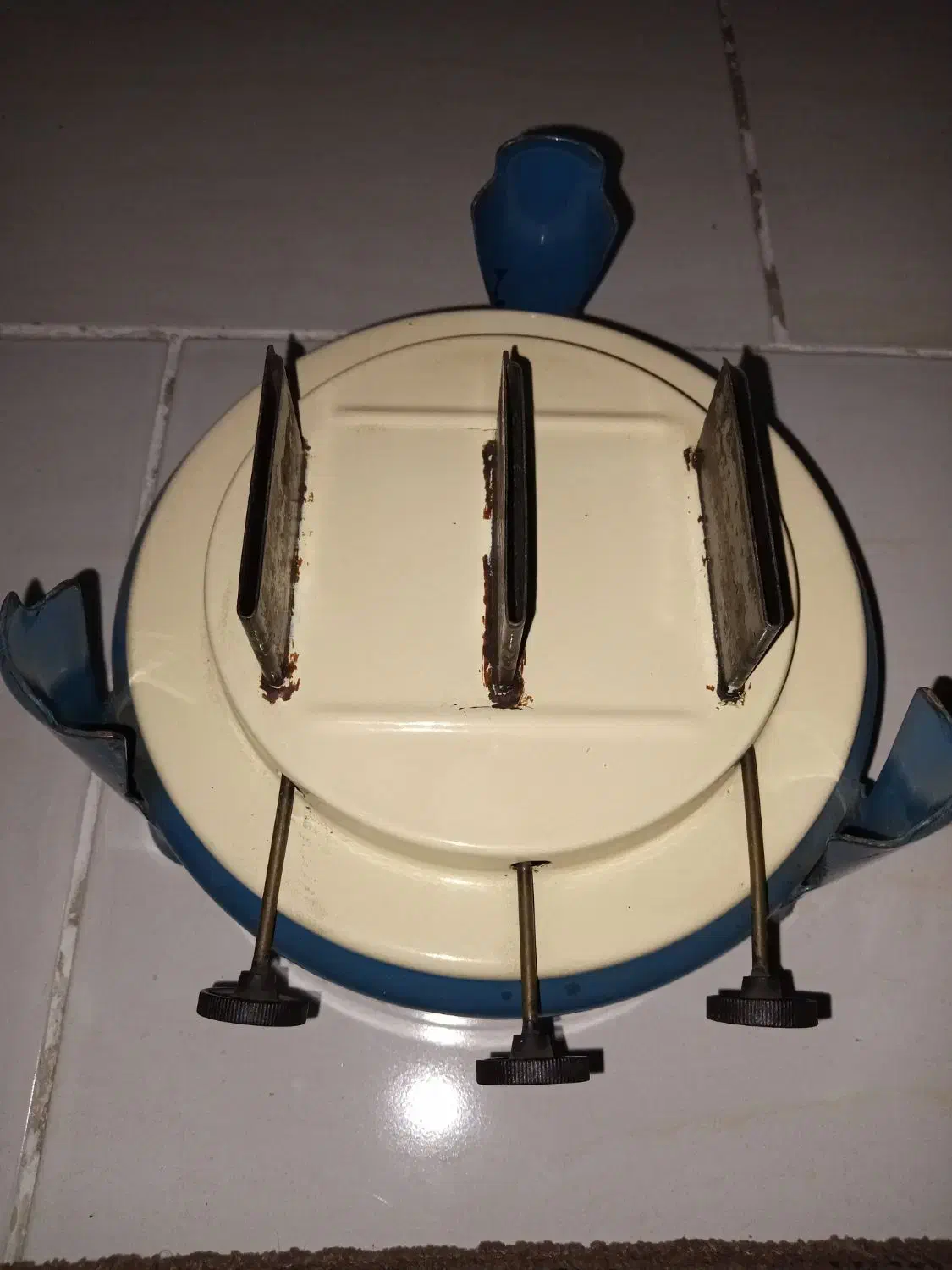 چراغ ۳ فتیله ای  قدمت ۱۰۰ ساله چدنی|کلکسیون اشیاء عتیقه|پرند, فاز ۶|دیوار