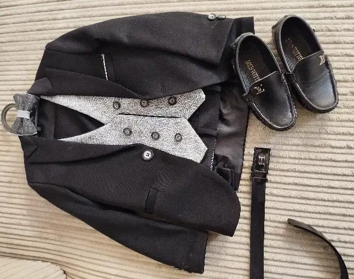 دو عدد کت شلوار برند بیبی باس|کفش و لباس بچه|تهران, بهداشت|دیوار