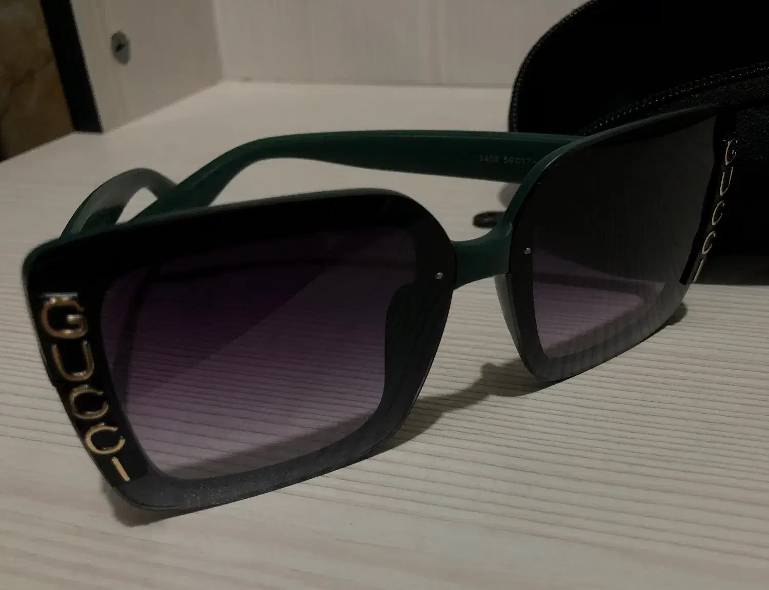 عینک بسیار زیبا|زیورآلات و اکسسوری|ایذه, |دیوار